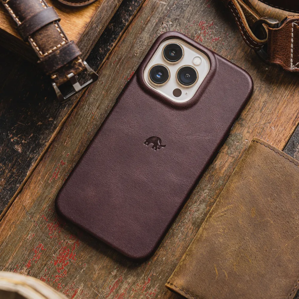 20% Off Minimalist iPhone Case & Wallet - Bourbon