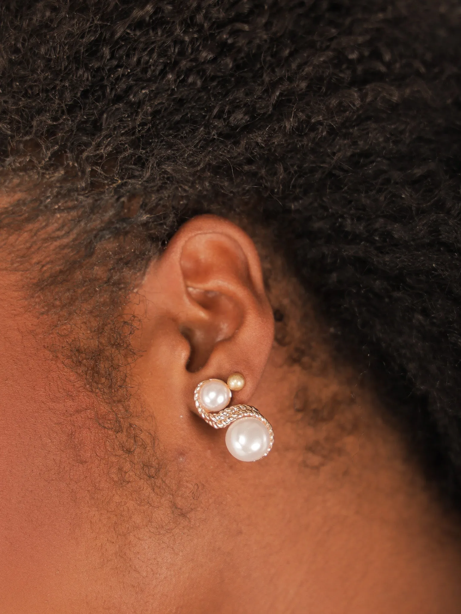 Alyssa Pearl Earrings