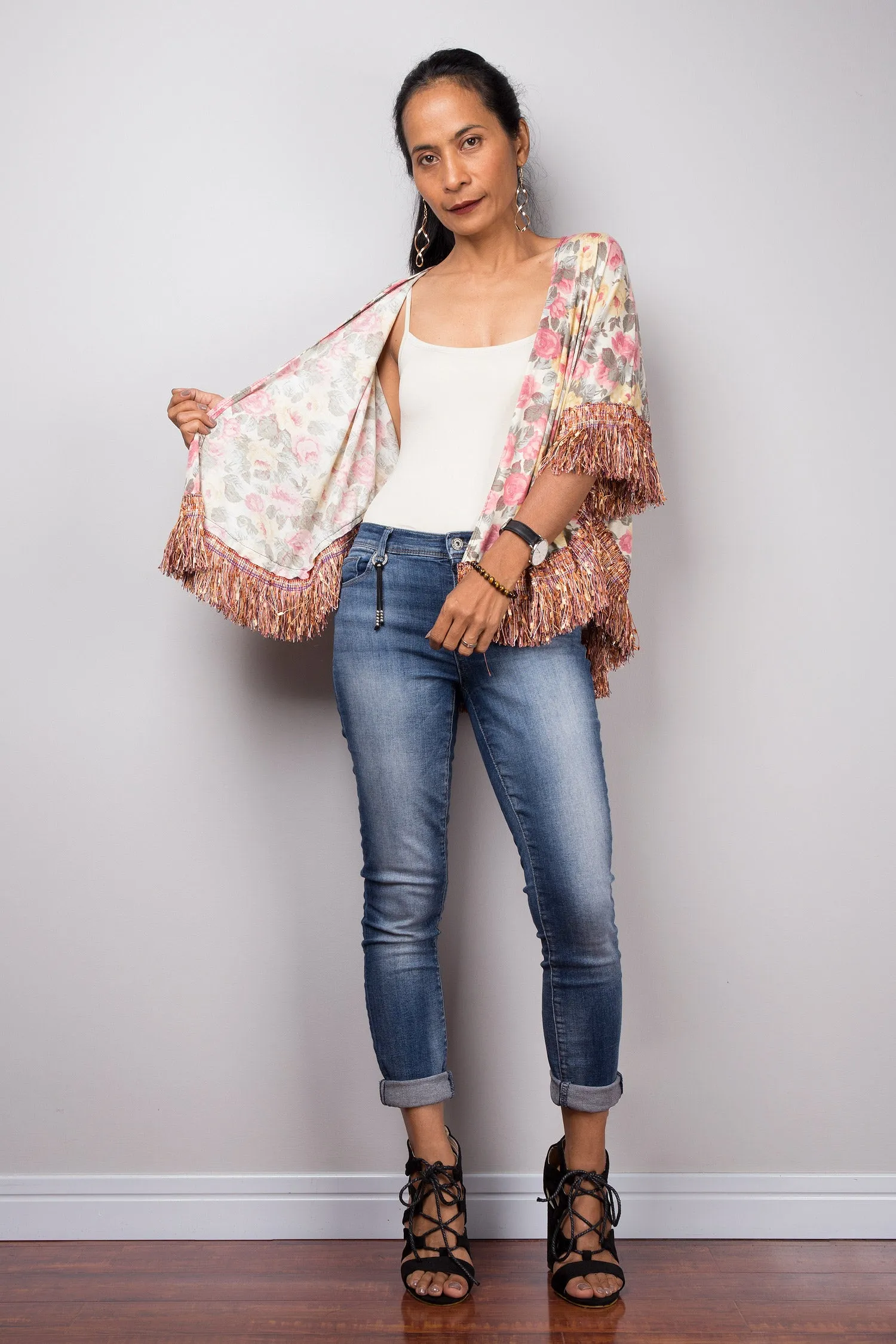 Cropped short sleeve floral cardigan with fringe