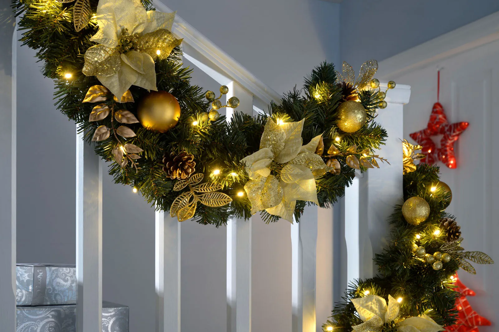 Pre-Lit Extra Thick Garland, Cream/Gold, 9 ft