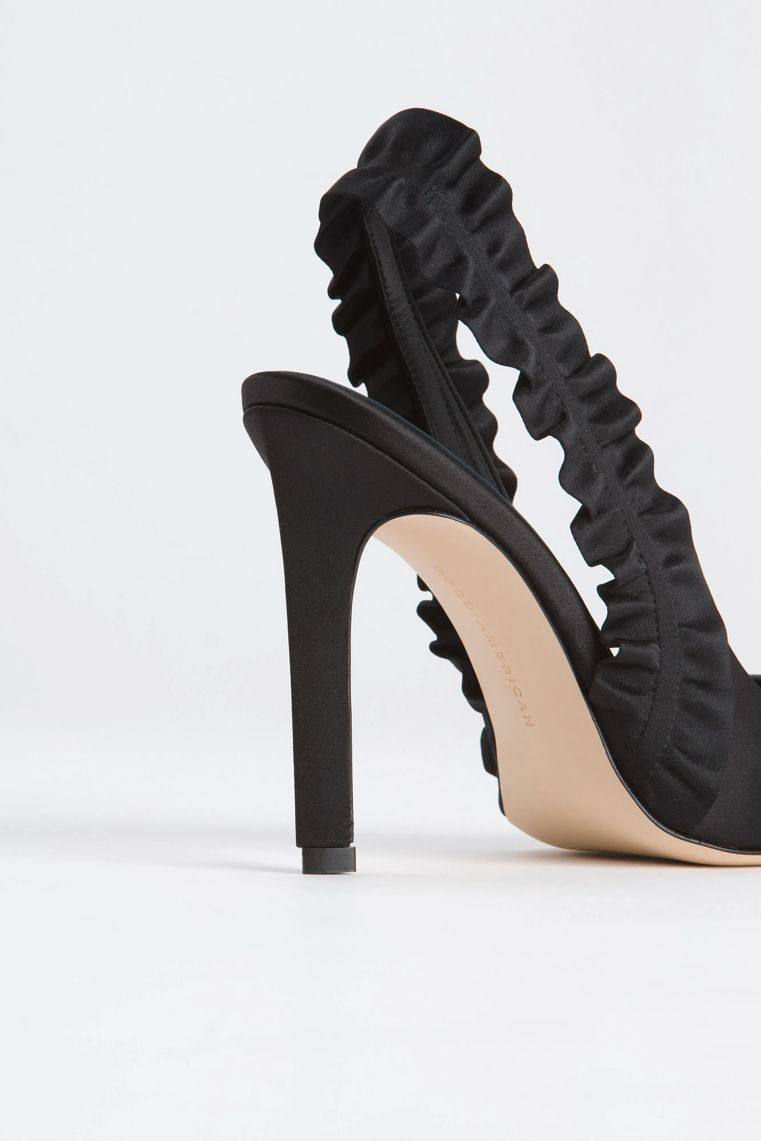 RUFFLE PUMP | SATIN BLACK001